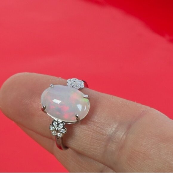 925 Sterling Silver Ring with Natural White Opal 1x1.4cm & Cz - Picture 3 of 9